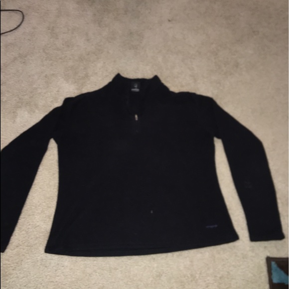 Black Patagonia 1/4 Zip Fleece Jacket - Picture 2 of 3